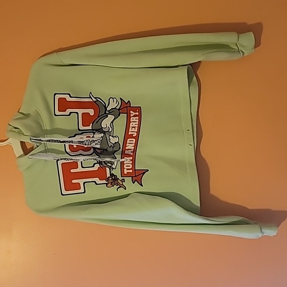 Tom and Jerry Cropped Hoodie - Picture 1 of 3